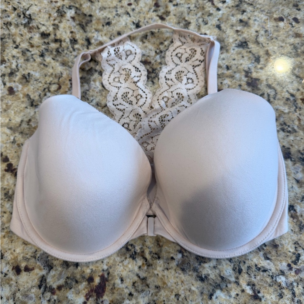 Victoria's Secret Cream Lace Back Bra